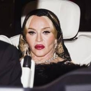 Iran, Madonna sostiene le proteste: "Tenete duro, rivoluzione necessaria"