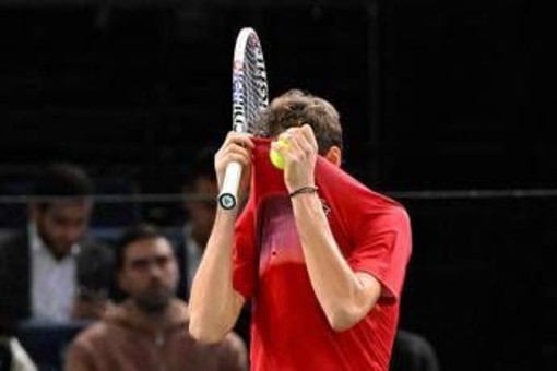 Medvedev, crisi senza fine. Perde in Canada e 'dimentica' la borsa Medvedev, crisi senza fine. Perde in Canada e 'dimentica' la borsa