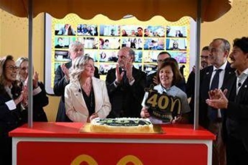 McDonald’s Italia compie 40 anni, il primo ristorante a Roma in Piazza di Spagna