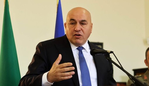 Crosetto “Rischio terrorismo, centinaia le cellule dormienti iraniane nel mondo” Crosetto “Rischio terrorismo, centinaia le cellule dormienti iraniane nel mondo”