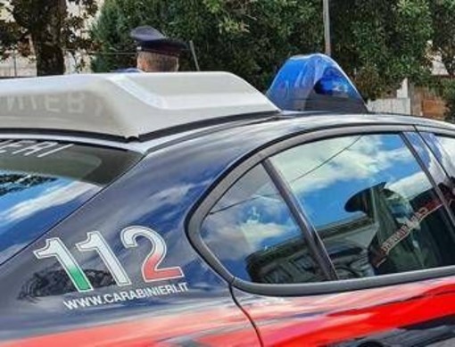 Reggio Calabria, 50enne trovato morto in casa: tracce di sangue Reggio Calabria, 50enne trovato morto in casa: tracce di sangue
