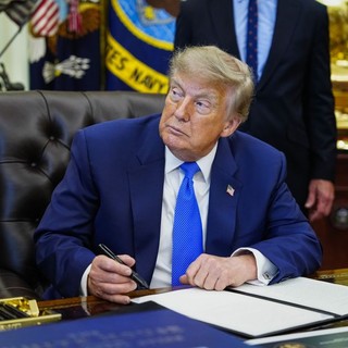 Trump “Israeliani non colpiscano Gaza, Hamas ha accettato di deporre le armi”
