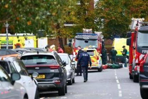 Manchester, attacco con coltello davanti a una sinagoga: almeno 4 feriti. Sindaco: "Ucciso l'aggressore" Manchester, attacco con coltello davanti a una sinagoga: almeno 4 feriti. Sindaco: "Ucciso l'aggressore"