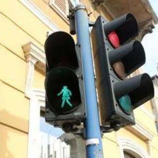 Il semaforo avrà 4 colori? Ecco perché servirà il bianco Il semaforo avrà 4 colori? Ecco perché servirà il bianco