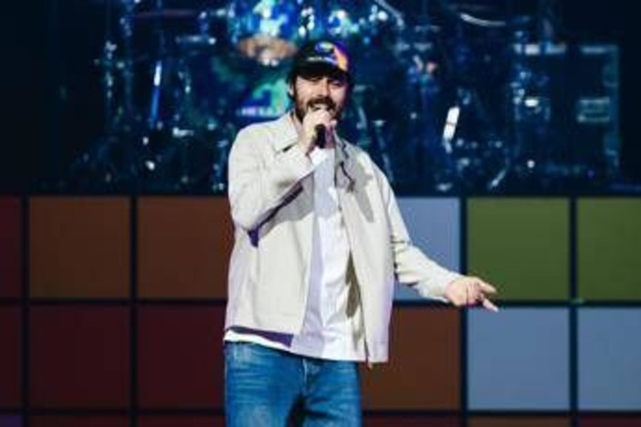 Pinguini Tattici Nucleari, il frontman Riccardo Zanotti è diventato papà: l'annuncio