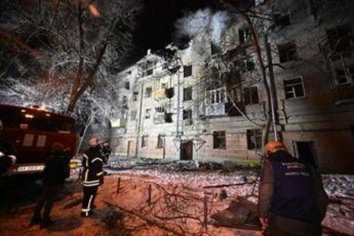 Ucraina, massiccio attacco russo su Kiev e Kharkiv. Continuano negoziati negli Emirati Ucraina, massiccio attacco russo su Kiev e Kharkiv. Continuano negoziati negli Emirati