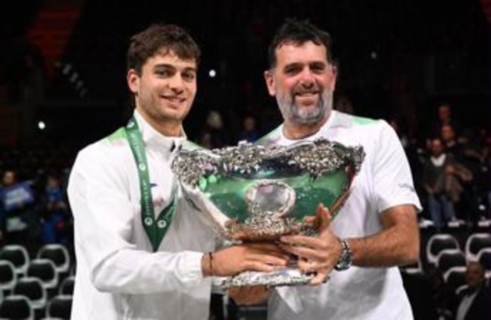 Il papà-coach di Cobolli: "Parigi lascia consapevolezza, ma Wimbledon è un'altra storia. Atp Finals? Sono un obiettivo" Il papà-coach di Cobolli: "Parigi lascia consapevolezza, ma Wimbledon è un'altra storia. Atp Finals? Sono un obiettivo"