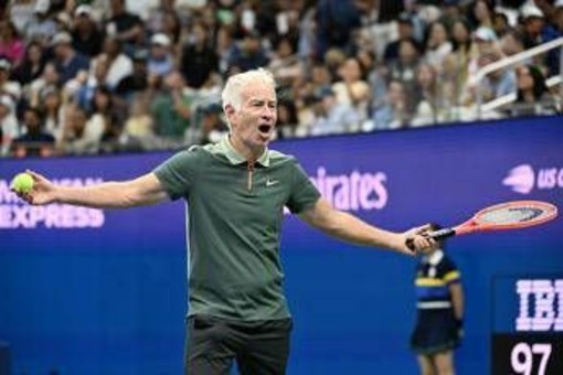 La provocazione di McEnroe: "I giocatori dovrebbero boicottare gli Slam, solo così avranno più soldi" La provocazione di McEnroe: "I giocatori dovrebbero boicottare gli Slam, solo così avranno più soldi"
