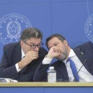 Manovra, obiettivo Giorgetti taglio tasse. Salvini torna a 'punzecchiare' le banche Manovra, obiettivo Giorgetti taglio tasse. Salvini torna a 'punzecchiare' le banche