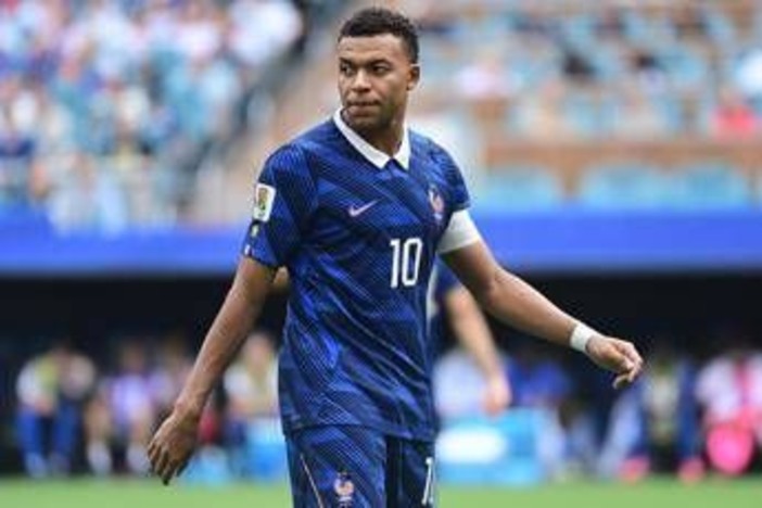 Mbappé: "Io come Ronaldo? La Francia non mi farà mai giocare fino a 41 anni"