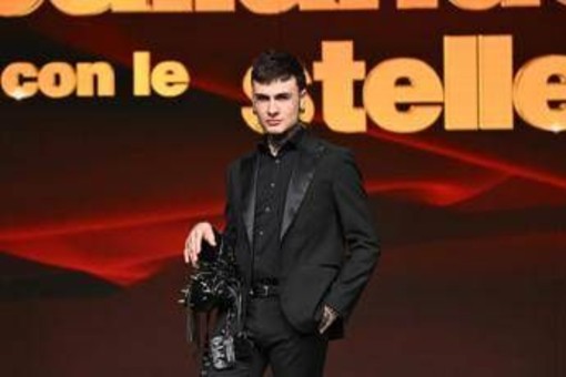 Ballando con le stelle, chi è Rosa Chemical: Sanremo, il bacio con Fedez e i problemi di salute