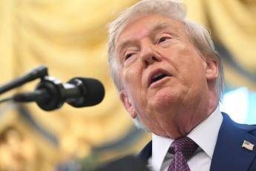 Stati Uniti, per stranieri arriva la 'Trump Gold Card' e una tassa da 100mila euro Stati Uniti, per stranieri arriva la 'Trump Gold Card' e una tassa da 100mila euro