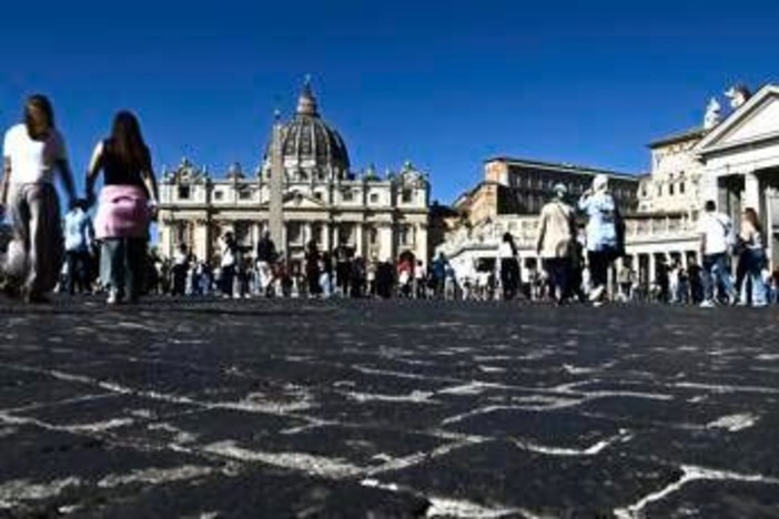 Papa Leone XIV, il fratello: "Annuncio è stato uno choc, anche io sono in cura per tumore"