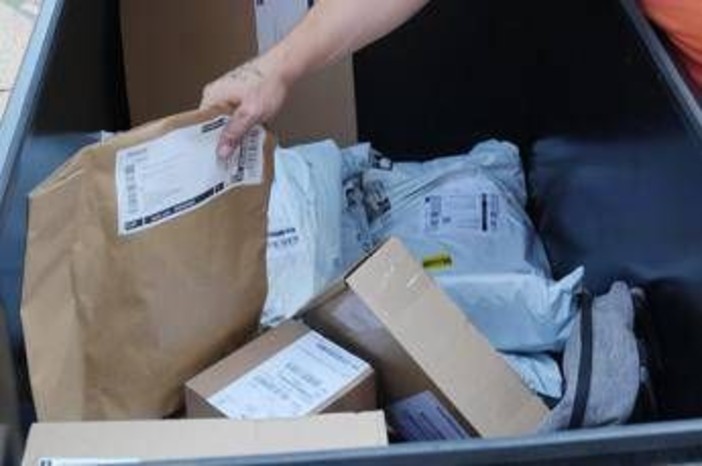 Problemi con le spedizioni, pacchi dispersi o danneggiati? Ecco come fare