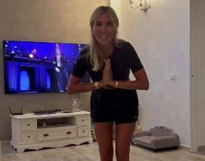 Ballando con le Stelle, Noemi Bocchi è la quarta concorrente. L'ironia di Totti: "Ma che stai a fa'?" Ballando con le Stelle, Noemi Bocchi è la quarta concorrente. L'ironia di Totti: "Ma che stai a fa'?"