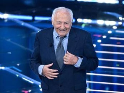 Mogol, la proposta contro le canzoni che insultano le donne: "Multa da 50 mila euro" Mogol, la proposta contro le canzoni che insultano le donne: "Multa da 50 mila euro"