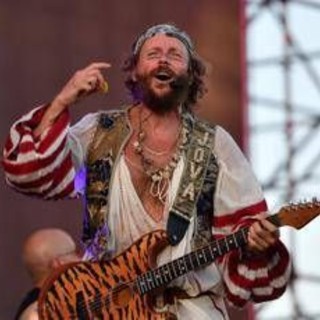 Jovanotti fan di Harry Styles, 8 ore di coda con la figlia Teresa a Parigi