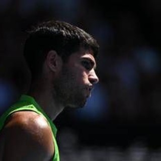 Australian Open, la chiusura del tetto durante la finale fa infuriare Alcaraz Australian Open, la chiusura del tetto durante la finale fa infuriare Alcaraz