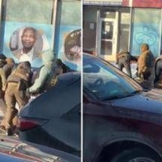 Sparatoria a Minneapolis, il governatore Walz: "Agente federale ha colpito un uomo"