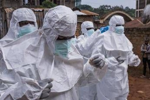 Ebola, dottoressa italiana in rientro dal Congo: è entrata in contatto con pazienti contagiati Ebola, dottoressa italiana in rientro dal Congo: è entrata in contatto con pazienti contagiati