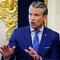 Iran-Usa, Teheran accusa: "Washington in guerra economica dopo aver esaurito armi ". Hegseth: "Non escludiamo ricorso ad attacchi militari" Iran-Usa, Teheran accusa: "Washington in guerra economica dopo aver esaurito armi ". Hegseth: "Non escludiamo ricorso ad attacchi militari"