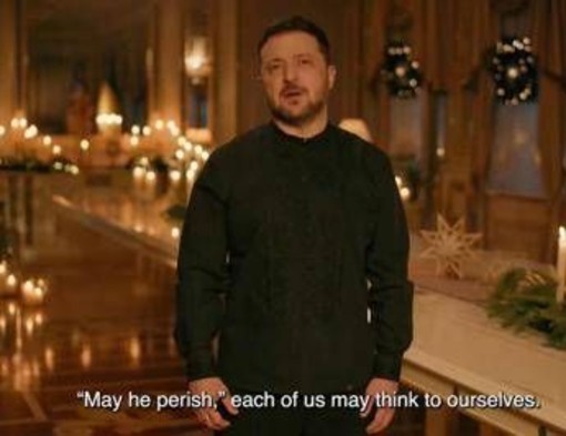 Zelensky, il messaggio di Natale: 'Possa morire', la frase (su Putin?) fa discutere Zelensky, il messaggio di Natale: 'Possa morire', la frase (su Putin?) fa discutere