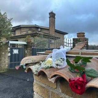 Oggi i funerali dei genitori di Carlomagno, ad Anguillara è lutto cittadino