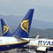 Caos nel Regno Unito, nuovo problema tecnico ai sistemi di controllo del traffico aereo: almeno 200 voli cancellati Caos nel Regno Unito, nuovo problema tecnico ai sistemi di controllo del traffico aereo: almeno 200 voli cancellati