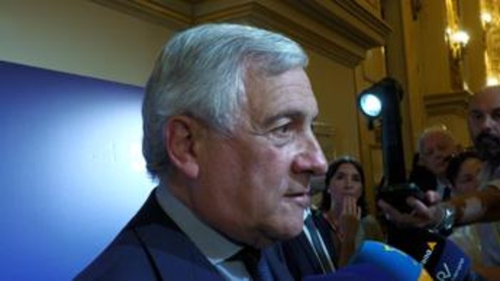 Tajani: "Bisogna ascoltare i giovani e costruire con loro" Tajani: "Bisogna ascoltare i giovani e costruire con loro"