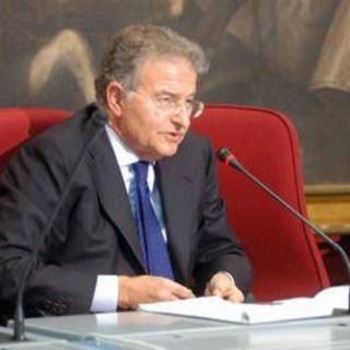 Cicchitto: "Meloni durerà 5 anni, Forza Italia sopravviverà perché serve partito anti-Salvini" Cicchitto: "Meloni durerà 5 anni, Forza Italia sopravviverà perché serve partito anti-Salvini"
