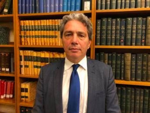 Farmaceutica, Santillo (M5S): "Industria del farmaco ha un ruolo nella transizione ecologica"