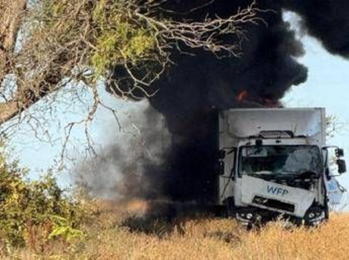 Ucraina, Mosca in pressing: "Usa convincano Kiev alla pace". Attacco russo a convoglio Onu