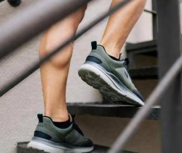 Le scale aiutano cuore e muscoli, lo studio e l'esercizio per gli anziani