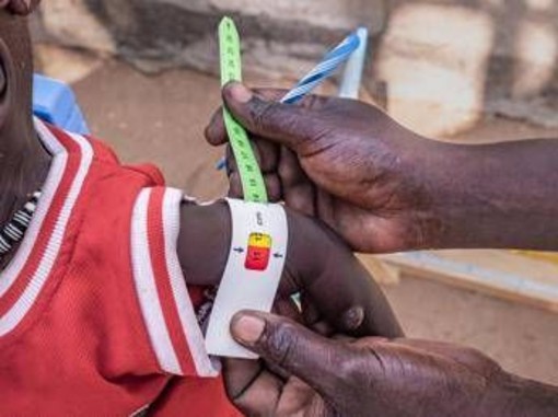 Save the Children: 1 bambino su 4 sotto i 5 anni, nel mondo, soffre di grave povertà alimentare