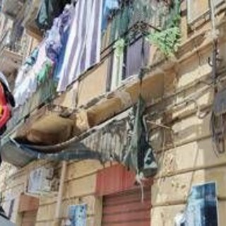 Crolla balcone mentre stende i panni, grave donna di 56 anni a Palermo Crolla balcone mentre stende i panni, grave donna di 56 anni a Palermo
