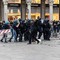 Guerriglia a Milano, ai domiciliari uno dei maggiorenni arrestati per scontri e altri quattro in carcere: la decisione del Gip Guerriglia a Milano, ai domiciliari uno dei maggiorenni arrestati per scontri e altri quattro in carcere: la decisione del Gip