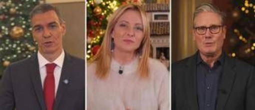 'Buon Natale', gli auguri dei leader: dalle foto di Trump al presepe di Meloni, Sanchez 'inclusivo' 'Buon Natale', gli auguri dei leader: dalle foto di Trump al presepe di Meloni, Sanchez 'inclusivo'