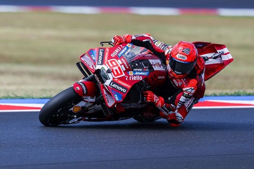 Marc Marquez vince la Sprint a Misano, preceduti Bezzecchi e Martin Marc Marquez vince la Sprint a Misano, preceduti Bezzecchi e Martin