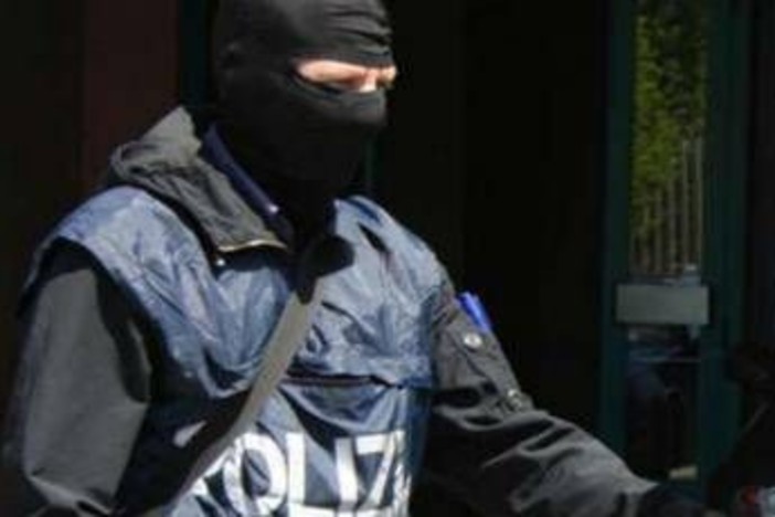 Materiale jihadista e manuale per la fabbricazione armi: arrestato 16enne Materiale jihadista e manuale per la fabbricazione armi: arrestato 16enne