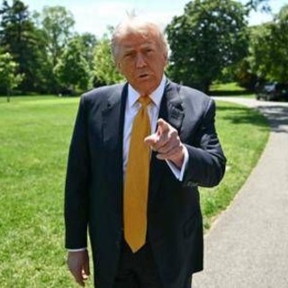 Trump: "Pronto a finire il lavoro contro l'Iran". Il piano per una 'nuova guerra' Trump: "Pronto a finire il lavoro contro l'Iran". Il piano per una 'nuova guerra'