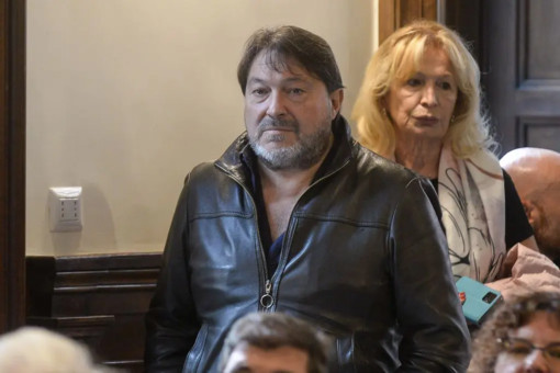 Esplodono auto di Sigfrido Ranucci e della figlia, condanna di Meloni Esplodono auto di Sigfrido Ranucci e della figlia, condanna di Meloni