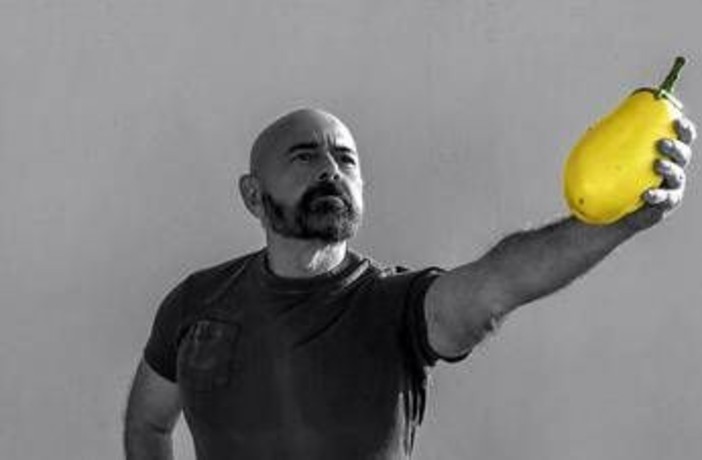 Il graffio musicale di Peppi Nocera: 'Mi fanno male i capelli' e la sinistra a Capalbio Il graffio musicale di Peppi Nocera: 'Mi fanno male i capelli' e la sinistra a Capalbio