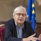 Vittorio Sgarbi è stabile e vigile, continua ricovero in Terapia intensiva al Gemelli
