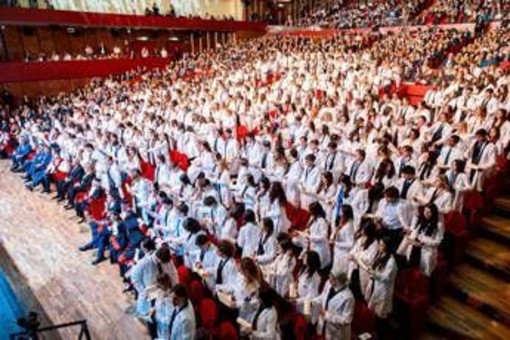 Unicamillus, 400 futuri medici indossano il camice bianco a Roma