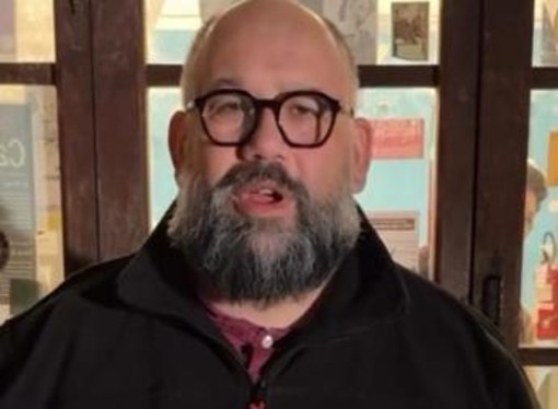"Obeso e con spalle troppo larghe per risonanza magnetica": l'odissea dell'attore Francesco Chiantese