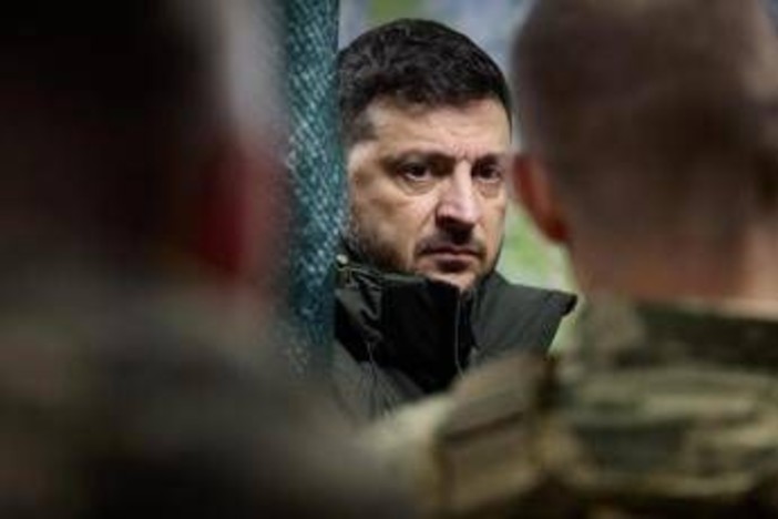 Ucraina, le elezioni e il sondaggio: Zelensky rischia la sconfitta Ucraina, le elezioni e il sondaggio: Zelensky rischia la sconfitta