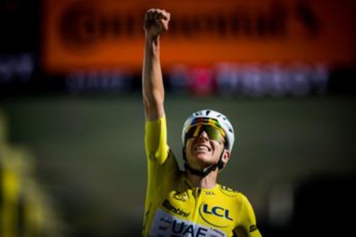Tour de France, cinquina di Pogacar, ultima tappa a Van der Poel Tour de France, cinquina di Pogacar, ultima tappa a Van der Poel