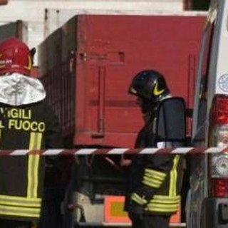 Crolla balcone a Taranto, due feriti: uno è in codice rosso Crolla balcone a Taranto, due feriti: uno è in codice rosso