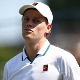 Sinner: "Non amo alcol e sogno la Formula 1. Futuro? Non resterò nel tennis..."