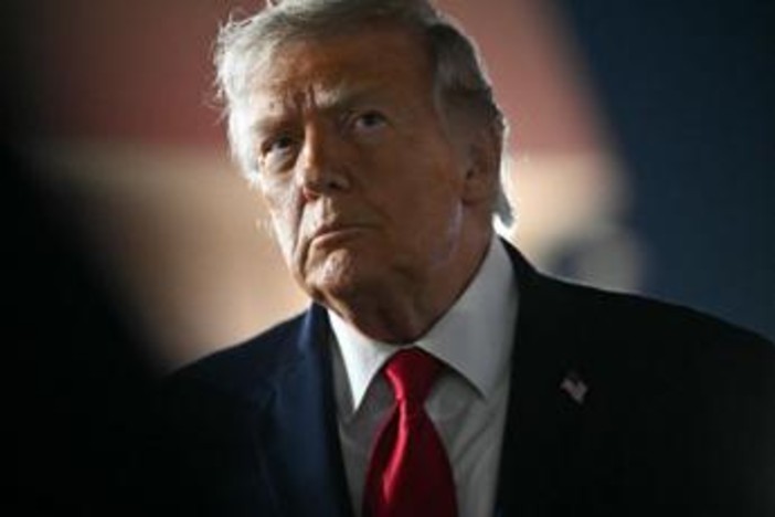 Iran-Usa, scatta il countdown per firma accordo. Trump: "Hormuz sarà aperto subito dopo" Iran-Usa, scatta il countdown per firma accordo. Trump: "Hormuz sarà aperto subito dopo"